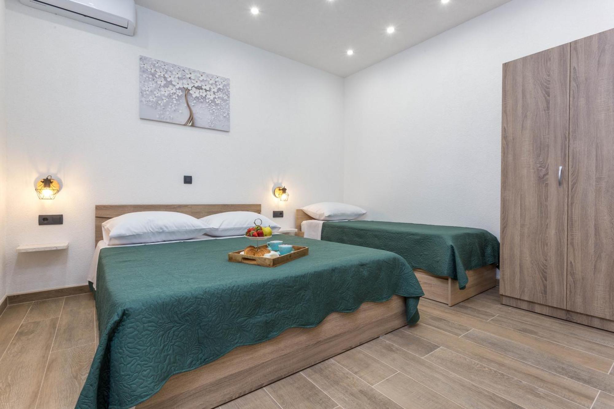 Apartment Zastupac 8761C Hvar Town Luaran gambar